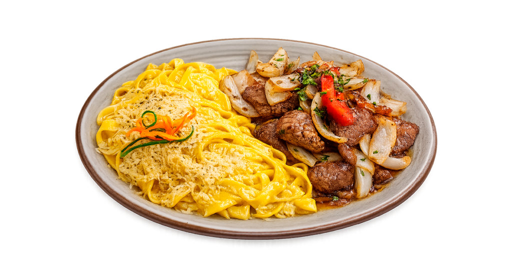 Fetuccini Huancaína + Lomo Saltado